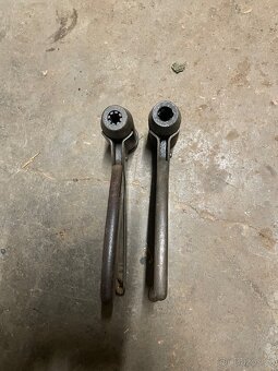 Prodám rozbuškové kleště ČSLA. - 4