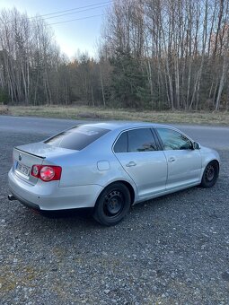 Prodám VW JETTA 2.0TDI Bkd - 4