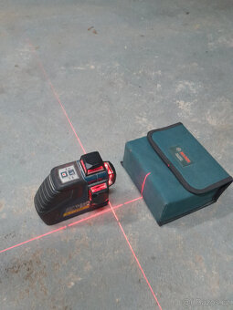 Bosch GLL 3-80 Křížový laser - 4