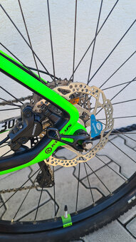Carbonový Kellys Hacker 30, Shimano XT, vzduch vidice, Rám L - 4