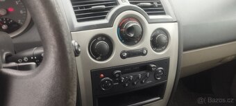 Renault Megane II 1,6 16V rok 2003 - 4