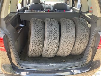 Volkswagen Touran III 2.0 Tdi 103 KW 7/2011 TAŽNÉ VYHŘ. SEDA - 4