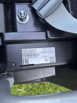 Dvoumístné dětské elektrické vozítko italské firmy Peg-Péreg - 4