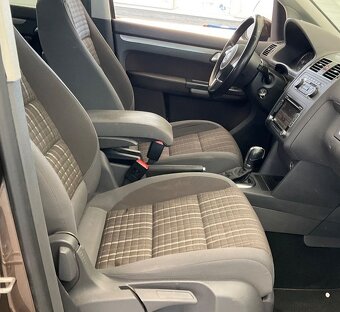 Volkswagen Touran CROSS 2.0 Tdi DSG 125KW BI-XENONY 189tkm - 4