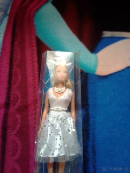 PRODÁM PANENKY TYPU BARBIE+STAVEBNICE - 4
