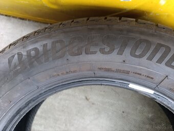 pneumatiky Bridgestone turanza 215/60/17. vzorek 5 mm. - 4