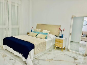Prodám moderní apartmán v centru Torrevieja. - 4