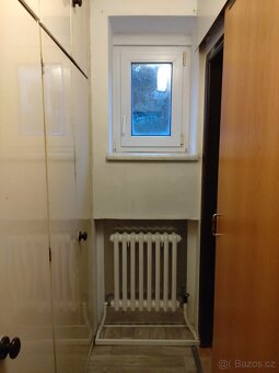 Prodám  4 litinové radiátory - 4