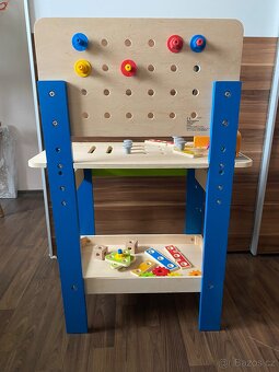 Dřevěný ponk s nářadím - 4