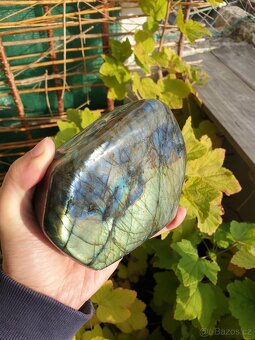 Labradorit - přes 1,8 kg - 4