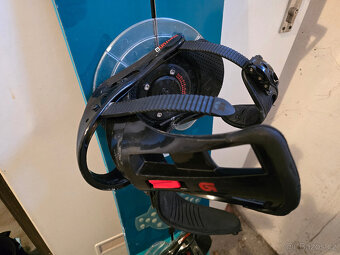 Snowboard a vázání Burton - 4