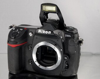 Nikon D300S DX 12.3 MPixJPEG+RAWHDV60000 Exp. - 4