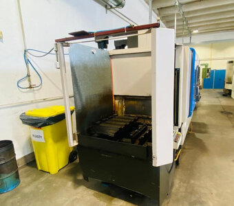 Obráběcí centra - vertikální VM 40 - 4