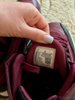 vínově červené tenisky Air Jordan, vel 36,5 cm - 4