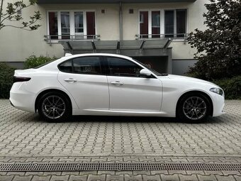Alfa Romeo Giulia 2.2 JTDM 132kW Super Kůže Navi Automat - 4