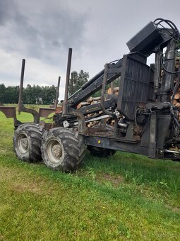 Traktor Valtra T191 a vyvážecí vlek Kronos 140 - 4