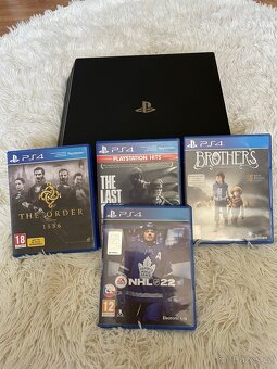 PlayStation 4 PRO 1TB - 4