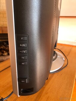 Panasonic TX-L32C10E - 4