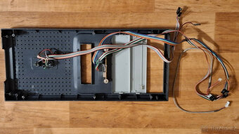 Čelní panely skříně PC. Šířka: 18cm, výška: 40,5 cm - 4