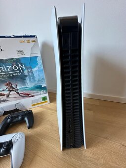 PlayStation 5 825 GB + 2 ovladače a hry - 4