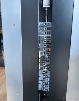 Zánovní posilovací věž Technogym Unica - 4