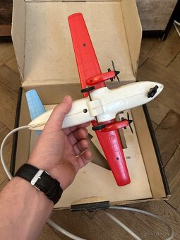 Stara hracka letadlo TURBOLET - KDN - 4