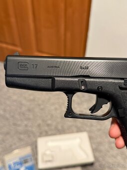 Glock 17 + kuličky, terče - 4