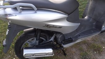 Honda Dylan 125 - 4