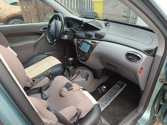 Ford Focus MK1 1.6i Hatchback - 4