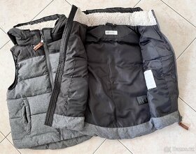 Prošívaná vesta, vesty s kapucou H&M vel. 128 - 4