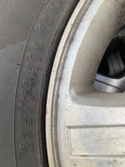 235/70R16 - 4
