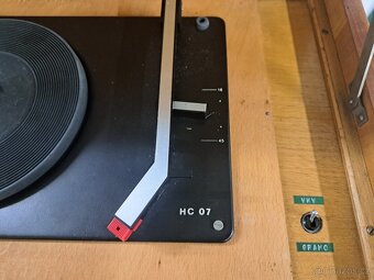 Retro gramo rádio Tesla Dominant II - s novějším gramofonem - 4