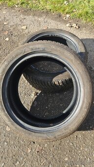 2 kusy zimních pneu rozměr 215/50/17 značka sava - 4