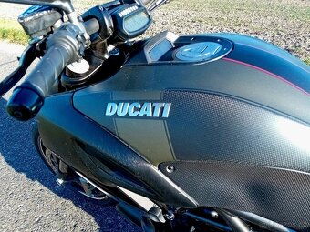 Ducati Diavel Carbon  - sleva - 4