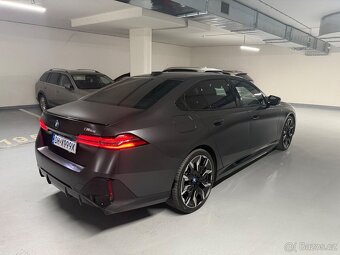 BMW i5 m60 xDrive Sedan B&W DPH - 4