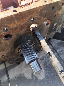 Rozvodovka Zetor 70xx diferenciál - 4