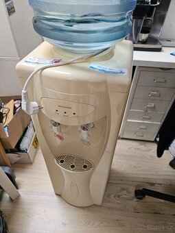 Výdejník na barelovou vodu - 4