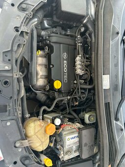 Opel Corsa D 1,2 - 4