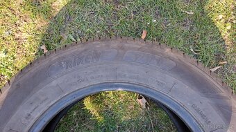 ¨Pneu 215/65R16 - 4
