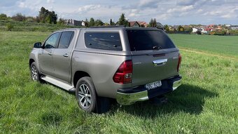 Toyota Hilux 2,4 110kw 4x4 - 4