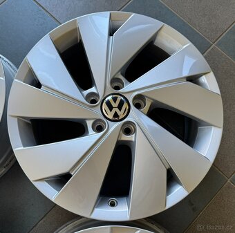 originální alu kola Volkswagen 17", rozteč šroubů 5x112 - 4