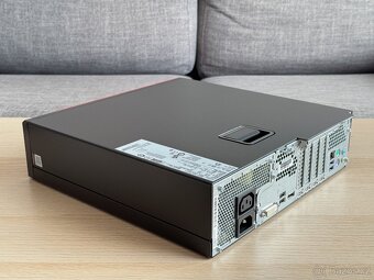 Fujitsu Esprimo D556/2 - i3-6100, 8GB RAM, 256GB SSD, HD530 - 4