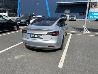 Tesla Model 3 USA - 4