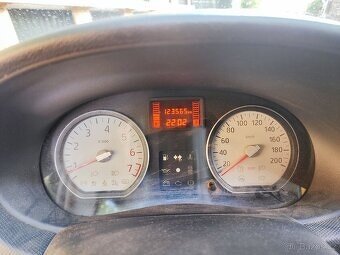 Dacia LOGAN MCV 1,6 Ethanol-Benzin 2011 - 4