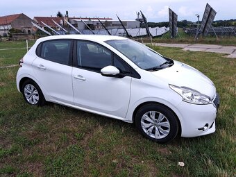 Peugeot 208 - 4