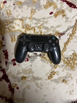 PlayStation 4 - 4