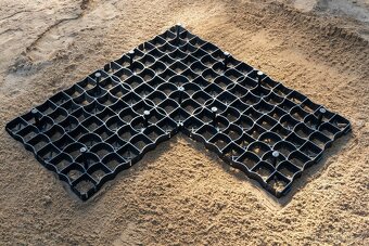 Plastová zatravňovací dlažba - 4