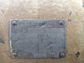 Stolní bruska s pilou MEZ Brno - 4