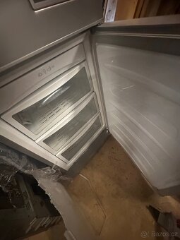 Plne funkcni lednice Lg - 4