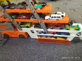 Hotwheels HW MEGA HAULER - 4